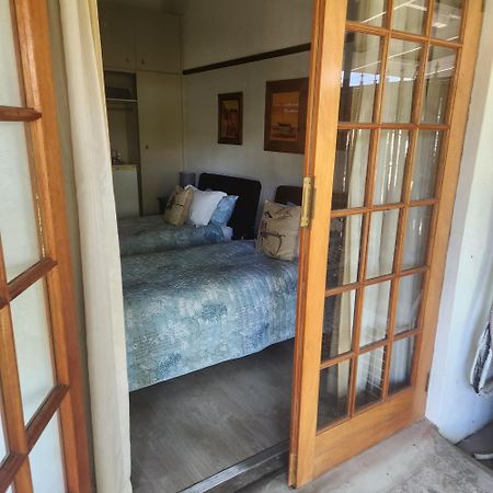 Beit Shalom Before Known As Best Little Guesthouse Oudtshoorn Exterior photo