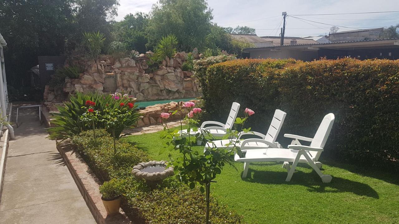 Beit Shalom Before Known As Best Little Guesthouse Oudtshoorn Exterior photo