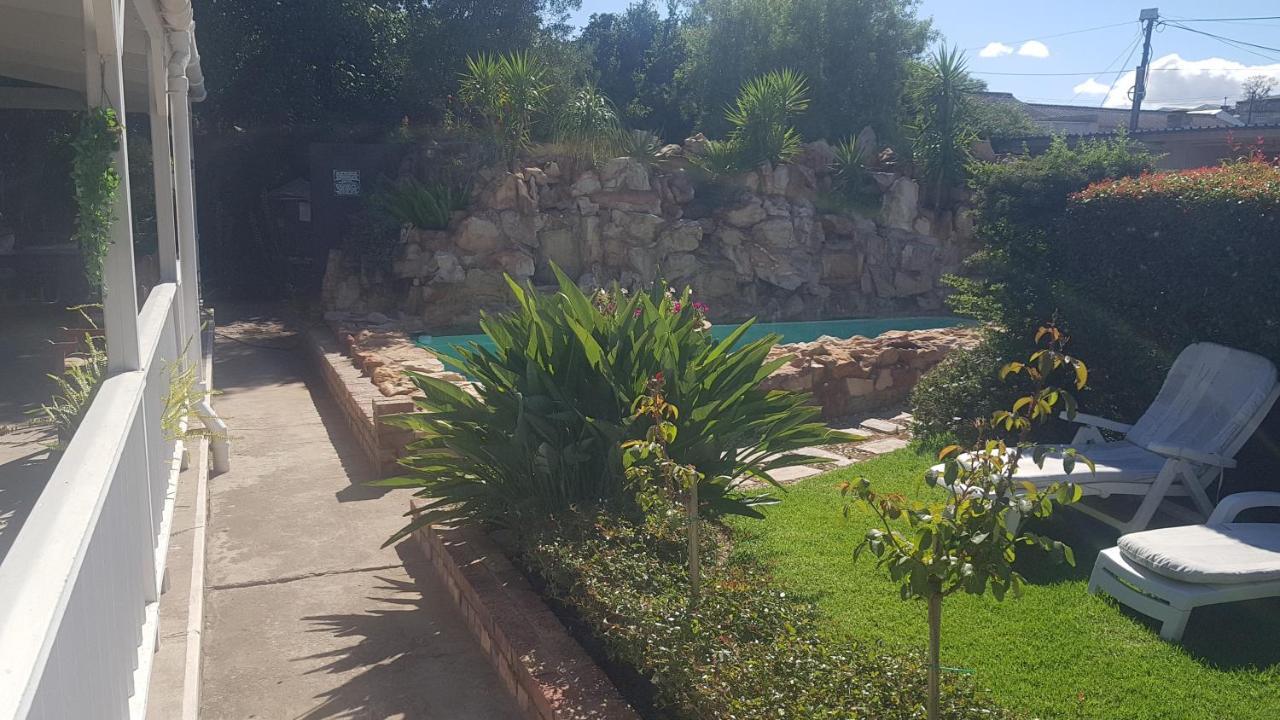 Beit Shalom Before Known As Best Little Guesthouse Oudtshoorn Exterior photo