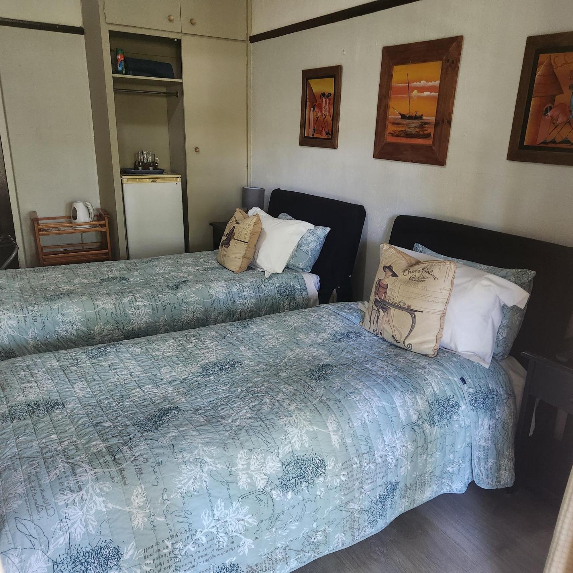 Beit Shalom Before Known As Best Little Guesthouse Oudtshoorn Exterior photo